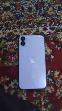 آيفون ١١ • ١٢٨ • بطارية ٧٥