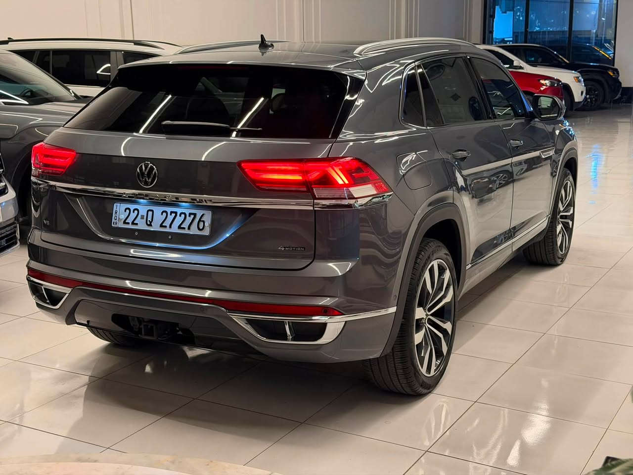 عربى/کوردی
فولكسفاغن
أطلس كروس سبورت, SEL Premium R-Line, 2023
عدد الأميال : 43,000 ميل
ضرر: كلين تايتل
سلندر: 6 سلندر
محرک: 3.6
السعر / 31,000$ 
الكاميرا الخلفية - سقف بانورامي - التحكم على المنحدرات - تدفئة المقاعد - تبريد المقاعد - فتحة السقف - بصمة - مسند الذراع - مثبت السرعة - مرايا جانبية كهربائية - حساس المطر - شاشة - التعرف على إشارات المرور - نظام بدء التشغيل - المصابيح الأمامية ليد - مانع الانزلاق - عرض المعلومات على الزجاج الامامي - تدفئة مقود القيادة - لوحة قيادة رقمية - إنارة محيطية - أبل كاربلاي - التشغيل عن بعد - أندرويد أوتو - ABS - رادار - شاحن لاسلكي - كشافات ضباب - فرامل الوقوف الإلكتروني - مقبض الباب المخفي الكهربائي - مسجل القيادة - التحكم الإلكتروني في الثبات - تحذير من الاصطدام الأمامي - مثبت السرعة التكيفي - خطوات جانبية - نظام التوجيه الكهربائي
لمزيد من المعلومات الرجاء الضغط على هذا الرابط 
👉 https://www.iqcars.net/redirect/1357594?lang=ar

***
ڤۆڵکسواگن
ئەتڵەس کرۆس سپۆرت, SEL Premium R-Line, 2023
ماوەی ڕۆیشتن : 43,000 ميل
بۆیاغ: کلین تایتڵ
پستۆن: 6 پستۆن
بزوێنەر: 3.6
 نرخ / 31,000$ 
کامێرای دواوە - پانۆراما - ڕاگری نشێوی - گەرمکەرەوەی کوشن - ساردکەرەوەی کوشن - سلاید - بەسمە - ڕاگری مەچەک - دیاریکرنی خێرایی - ئاوێنەی لاتەنیشتی کارەبایی - هەستەوەری باران - شاشە - ناسینەوەی هێماکانی هاتوچۆ - سستەمی کوژانەوەی ترافیک لایت - لایتی پێشەوەی لید - کۆنتڕۆڵکردنی خزان - داتاشۆ - سوکان هیتەر - شاشەی داشبۆرد - ڕووناکی دەوروبەری ژورەوە - ئەپڵ کارپلەی - شەغال - ئەندرۆید ئۆتۆ - ABS - ڕادار - بارگاویکەرەوەی بێتەل - بلاجکتۆر - برێکی وەستانی ئەلیکترۆنی - دەسکی دەرگای شاراوەی ئەلیکترۆنی - تۆمارکەری لێخوڕین - کۆنتڕۆڵی جێگیری ئەلیکترۆنی - ئاگاداری بەریەککەوتنی پێشەوە - دیاریکرنی خێرایی خۆگونجێن - شوێنپێی تەنیشتەکان - سوکان پاوەری کارەبایی
بۆ زانیاری زیاتر تکایە کلیک لەم بەستەرە بکە  :
👉 https://www.iqcars.net/redirect/1357594?lang=k

Rear Camera - Panoramic Roof - Hill Holder - Seat Heating - Seat Cooling - Sunroof - Keyless Entry - Armrest - Cruise Control - Electric Side Mirrors - Rain Sensor - Screen - Traffic Sign Recognition - Start-Stop System - LED Headlights - Traction Control - Head-Up Display - Heated Steering Wheel - Digital Cockpit - Ambient Lighting - Apple Carplay - Remote Start - Android Auto - ABS - Radar - Wireless Charger - Fog Lamp - Electronic Parking Brake - Electric Hidden Door Handle - Driving recorder - Electronic Stability Control - Forward Collision Warning - Adaptive Cruise Control - Side Steps - Electric Power Steering
#iQCars
للاستفسار اتصل رقم و وتساب ***********                          اربيل/ منطقة معارض
