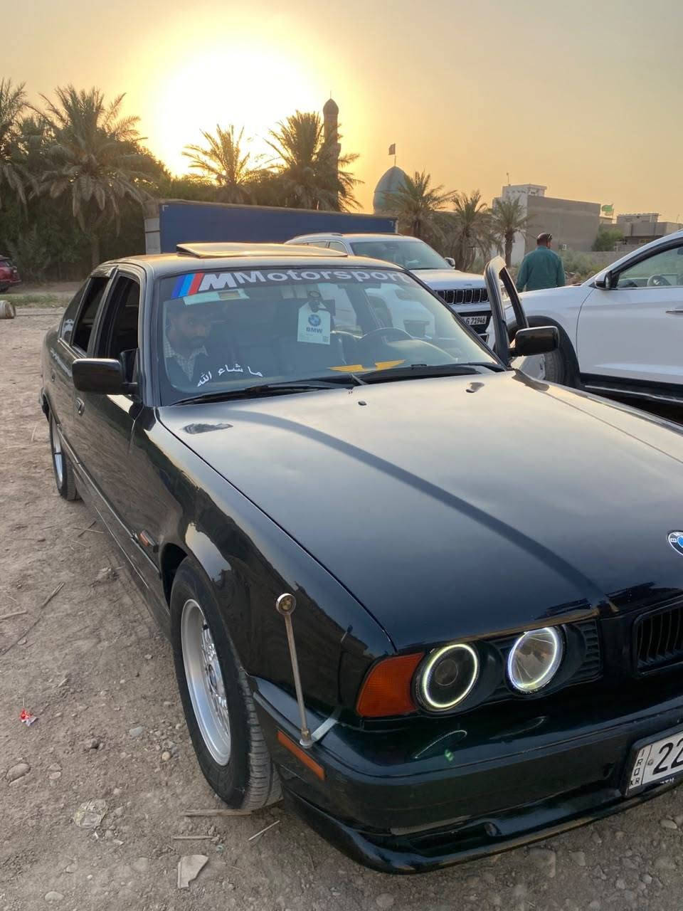 سلام عليكم
سيارة البيع 525
مديل 91 
مسكر عدل 
تبريد ثلج
مكان وسط صويره 
***********
سعر 55
بيه مجال
