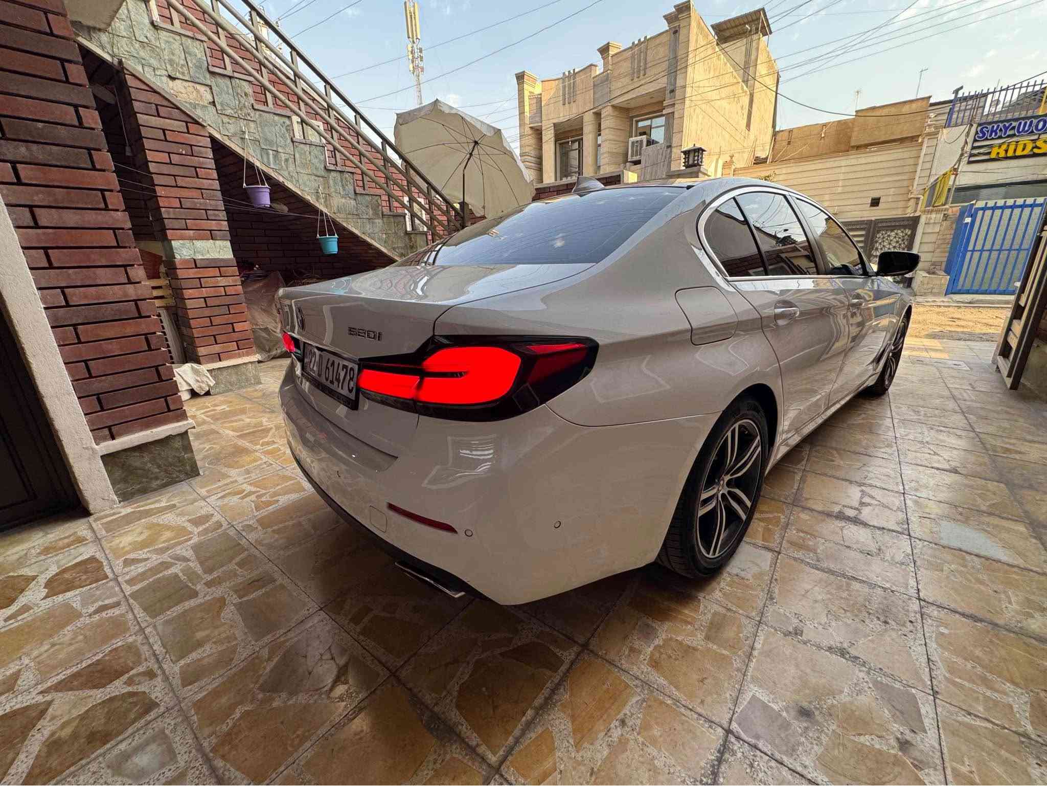 BMW 520 — موديل 2021 | وكالة العروش
السعر: 289 ورقة
للاستفسار: ***********
العنوان: بغداد – الدورة – شارع أبو طيارة

BMW 520 موديل 2021 وارد وكالة العروش، سيارة مميزة جداً بحالة راقية ومواصفات متكاملة، مع داخلية بلون قرميدي مميز.

أبرز المواصفات والتجهيزات:

* محرك BMW TwinPower Turbo
* ناقل حركة أوتوماتيك
* داخلية جلد بلون قرميدي مميز
* مقاعد كهربائية
* ذاكرة للمقعد
* شاشة وسطية كبيرة
* نظام ملاحة
* كاميرا خلفية
* حساسات أمامية وخلفية
* تشغيل بصمة ودخول ذكي
* فتحة سقف
* تحكم بالمقود
* تحكم بالمقاعد والمرايا كهربائياً
* إضاءة داخلية Ambient
* نظام صوتي متطور
* مثبت سرعة
* أنظمة BMW للسلامة والثبات
* جنوط BMW أصلية
* جميع الصيانات الدورية منفذة لدى وكالة العروش
* السيارة جاهزة من كل شيء
* ترخيص تضليل ساري المفعول
* رقم أربيل باسمي

سيارة نظيفة ومحافظة عليها، وصيانتها بالكامل لدى الوكالة، وجاهزة للاستخدام مباشرة.

السعر: 289 ورقة
للاستفسار: ***********
الموقع: بغداد – الدورة – شارع أبو طيارة بغداد, العراق
