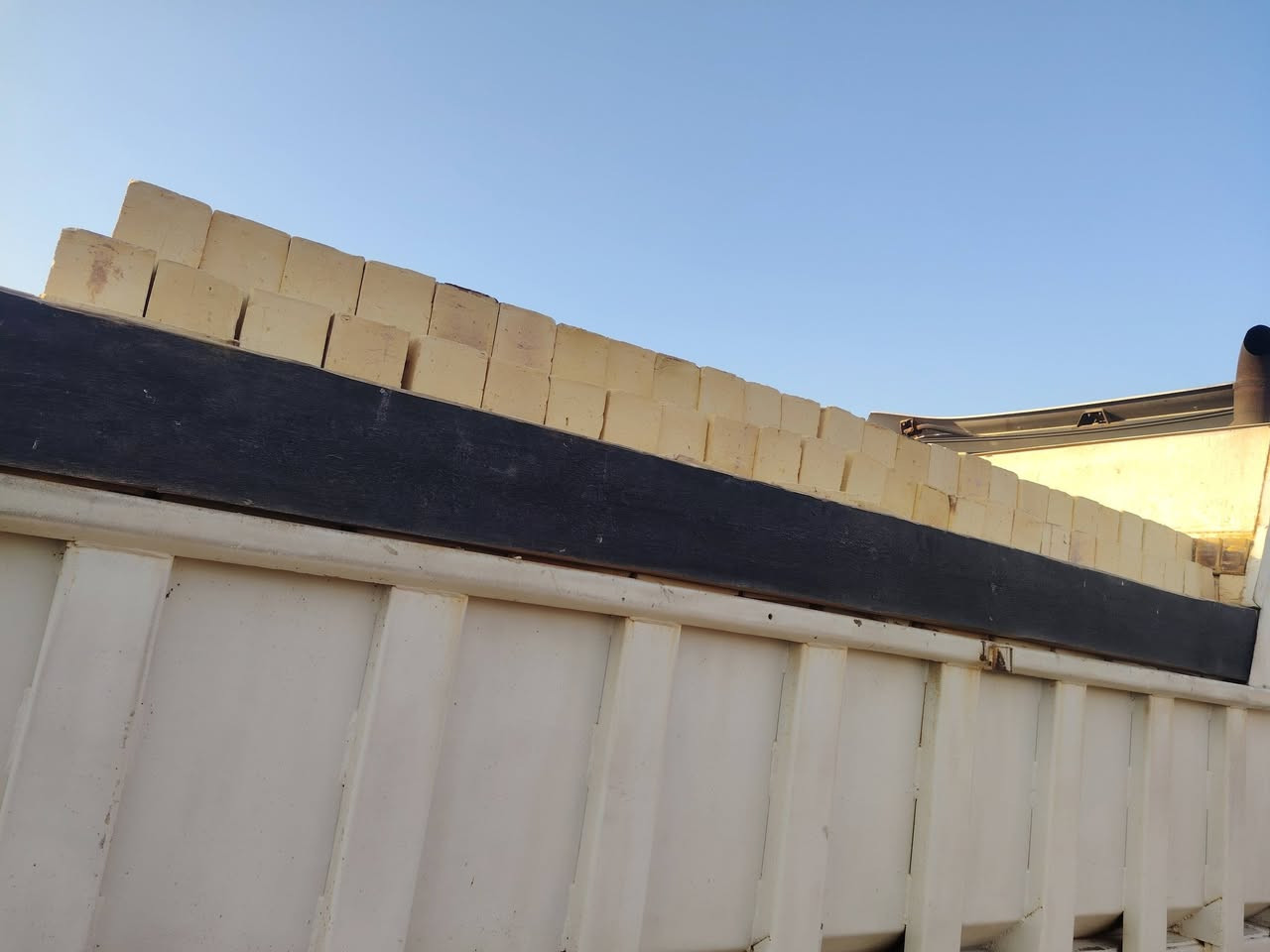 سلام عليكم سياره محمله وجاهز طابوكه درجه أوله توصيل الناصريه واقضيتهه وللبصره اتصل وبل خدمه ***********
