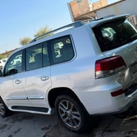موديل ٢٠١٣ • بدون حادث • صبغ ٥ قطع