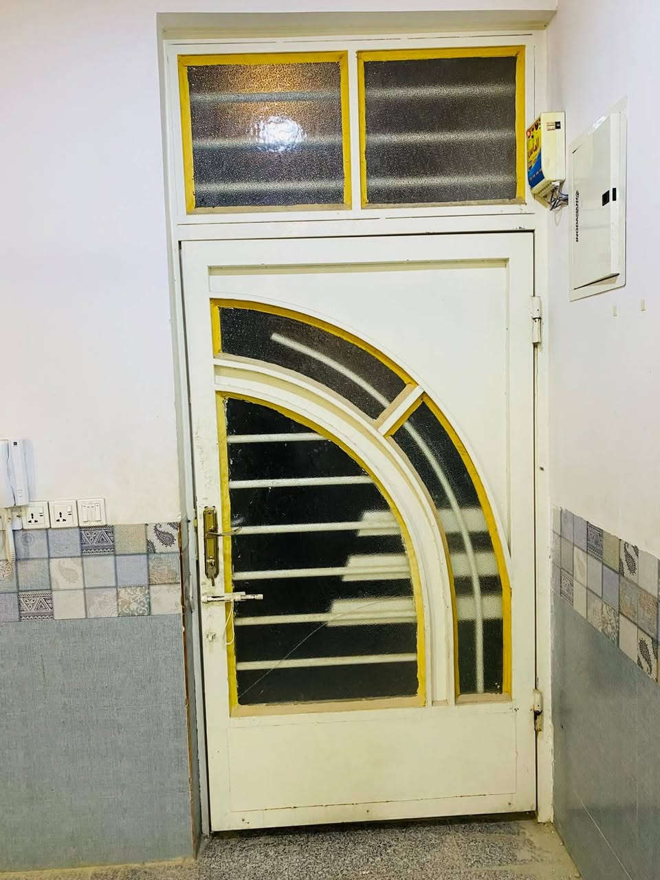 باب حديد • أبواب بي في سي • ارتفاع ٢٦٠