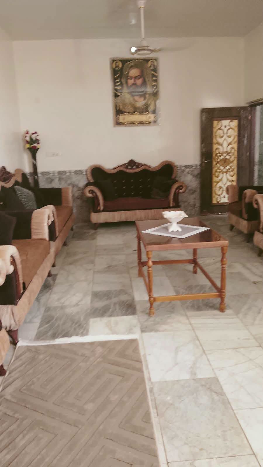 دار للإيجار
المساحه200 متر
طابقين
الاجار400 قفل
الدلاليه50
تواصل واتساب *********** 
  العنوان
 خلف سيد جميل منطقه هادئ ومقابيله ساحه وكل شي متوفر بيهه وعلى شارع وتبليط وكليته الخدمات متوفر والبيت نضيف درجه ثانيه الطباق الاول بي 3 غرف كبار وغرفه منهم سويت مع صاله 6 في 4 مع مطبخ 5 في 4 مع استقبال 8 في 4 حمام داخلي وصحيات داخلي وخارجي وطارمه وطباق ثاني صاله مفتوحه على قياس الجوه مع مشتمل يحتوي على غرفه 8 أمتار وصحيات ومطبخ 4في 5 والمشتمل بناء جديدوالبيت نضيف جدا نضيف
