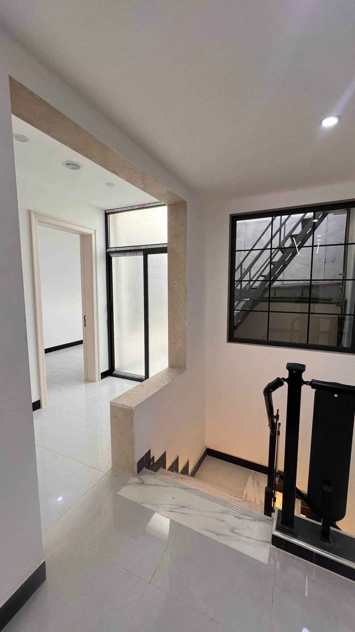 #مجمع_مهندسين في اربيل
منزل للبيع زيرو 
200م
طابقين
حديقة
استقبال 
مطبخ حار وبارد 
6غرف نوم
تمليك طابو 
——————-
للتواصل 📞 ***********
**************
في حال لم يتوافق العقار مع رغبتكم او لم يكن بقدر امكانيتكم زوروا موقعنا على تلكرام للتصفح على اكثر عدد من العقارات المتوفرة 
https://t.me/muhemenalkhalid أربيل, العراق
