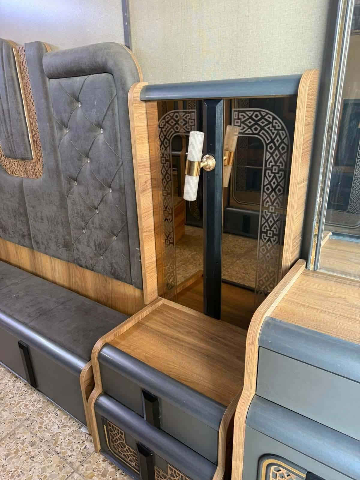 👑 عرض الملوك 👑
غرفة نوم تركي 10 قطع 
نظافه 90/💯

المتكاملة: 2 كنتور + سرير + 2 ميز سايد 
+ ميز تسريحة + كرسي + شازلون + مري ديكور

دهان حراري فخم | خشب تقيل | شغل درجة اولى للحجز والاستفسار اخذ سكرين وتفضل واتس اب *********** تتوفر انواع الغرف
