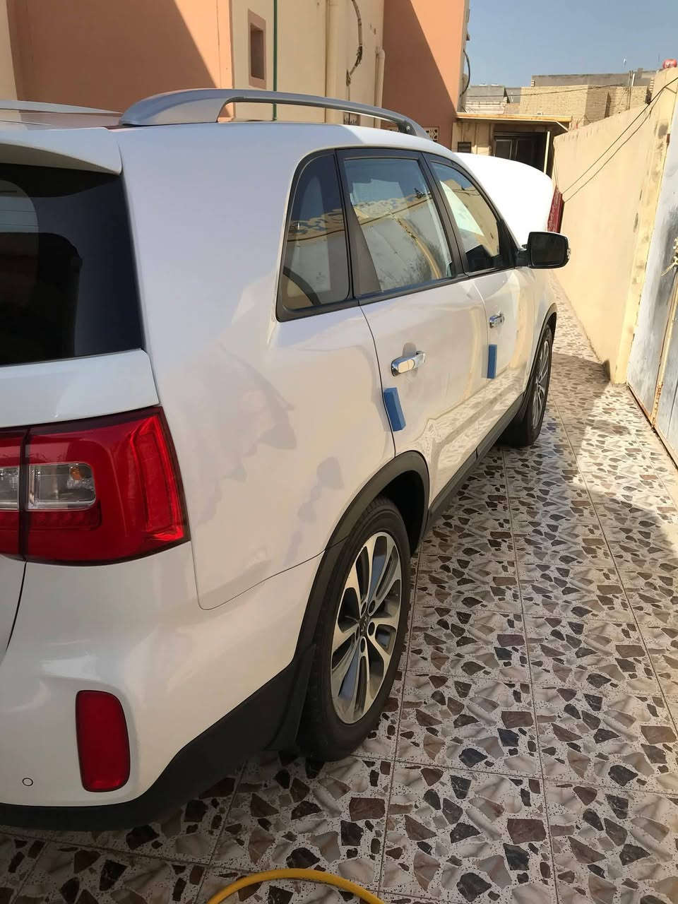 السلام عليكم سياره سورنتو مديل ٢٠١٤ سياره مكفولة كير محرك تبريد حداديه كشر كله كفاله فول واحد على واحد جاهزه من كلشي ماشيه ١٣٤ السعر ١٨٥ اتصال ***********
