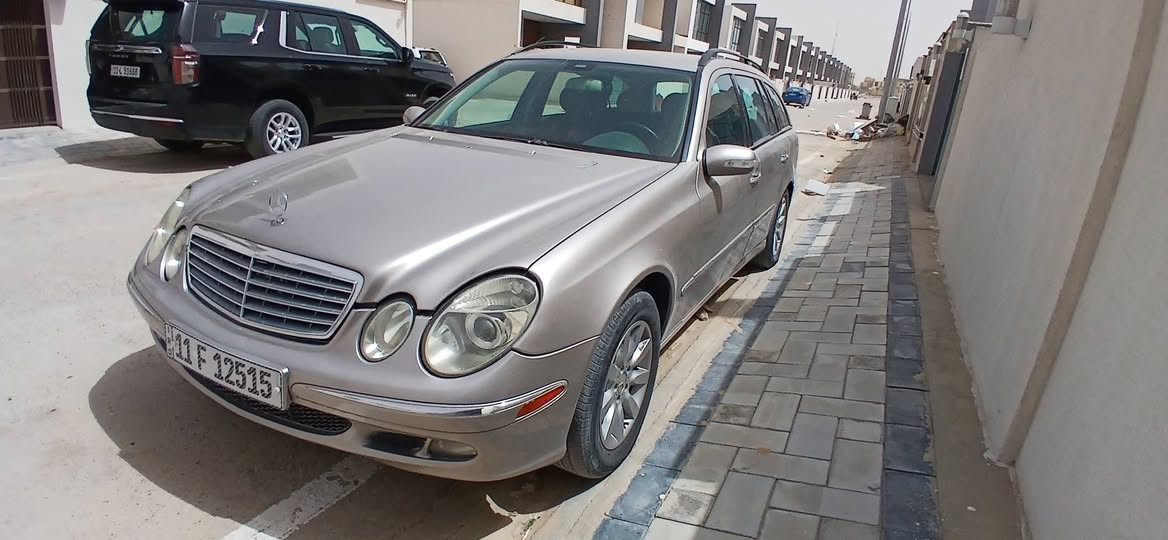 مرسيدس ام عيون ستيشن موديل2005 200E محرك اربعة سلندر محرك جديد بسمي رقم بغداد جديد دولي هزه جديده غرفة جديده نقص فقط تبريد مصبوغه عام لجماليةفقط السعر مناسب تم تنزيل السعر 85 قفل رقمي متوفروتساب فقط***********متواجد فقط على وتساب مكاني النجف الاشرف
