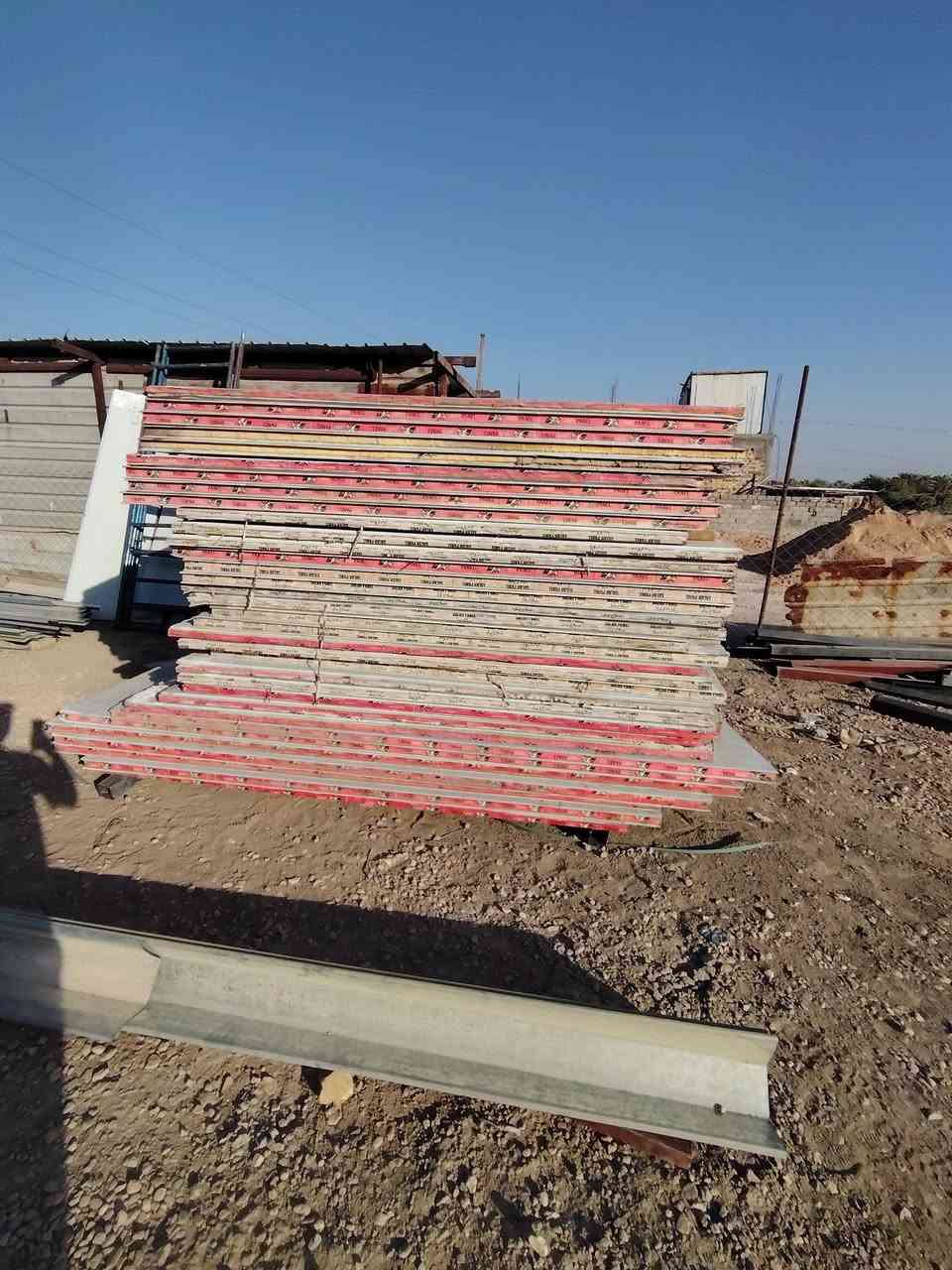 السلام عليكم سندويج جداري مستعمل نضيف يتراوح القياس من 240الئ 350 مكان بابل
***********
