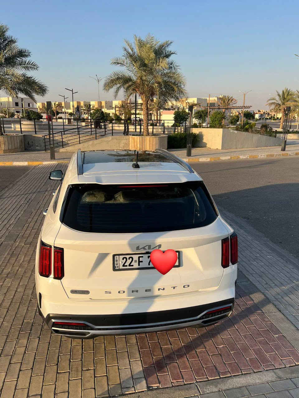للبيع سورنتو 2022
مواصفات فول
1- بانرامه 
2- اربع كامرات 
3- اربع وضعيات قياده ايكو نورمال سبورت سمارت 
4- كشن كهرباء
5- شاشة دجتال 
6- سبعة راكب 
محرك 4 سلندر 
وباقي المواصفات المعروفة 
سيارة كفالة عامة 
سعر السياره 240 وبي مجال 
رقم الهاتف ***********
