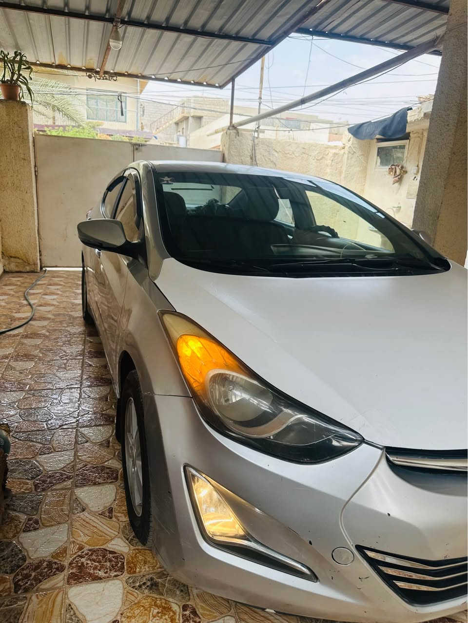 افانتي مضلع • ٢٠١٢ • ١٦٠٠