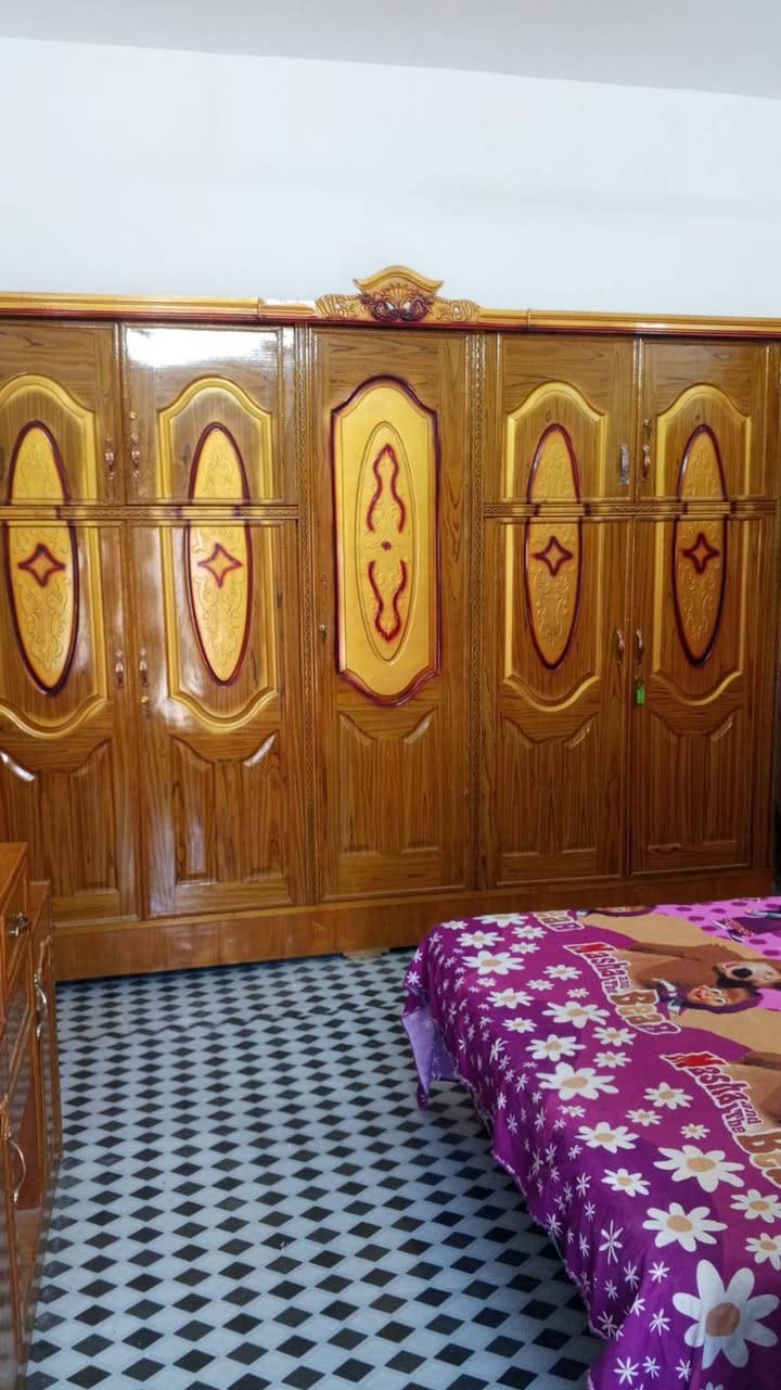 غرفت نوم مستعمله لبيع نضيفه بكان بغداد حي لنصر لشراي يخابر وبي خير ويدلل***********
