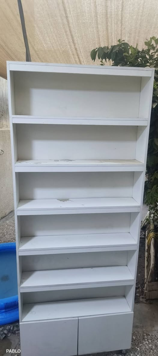 فاترينات عدد 2 . طول 250 عرض 100  cm. بغداد رقمي ***********
