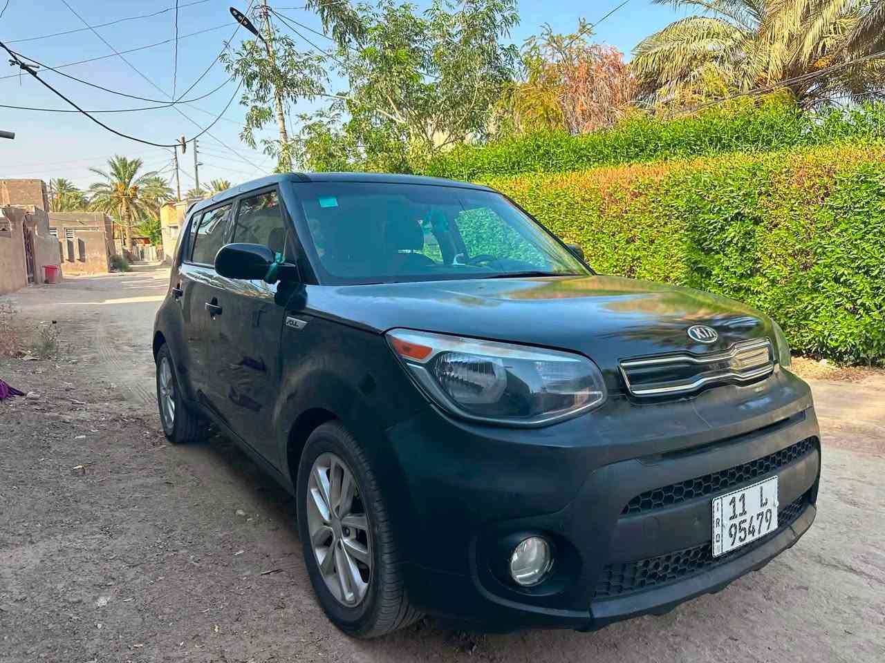 السلام عليكم للبيع صول
سول محرك 2000 
2018 وجه ال2019 
جاملغ خلفي وامامبي فقط بسيطات وليس ضربة قويه 
تبريد فول 
رقم بغداد هزه جديده سنويه جديده 
تخم تايرات خلفي امامي جديد
مكاني بابل ***********
السعر ١١٠ وبيهه مجال حك الجيه
