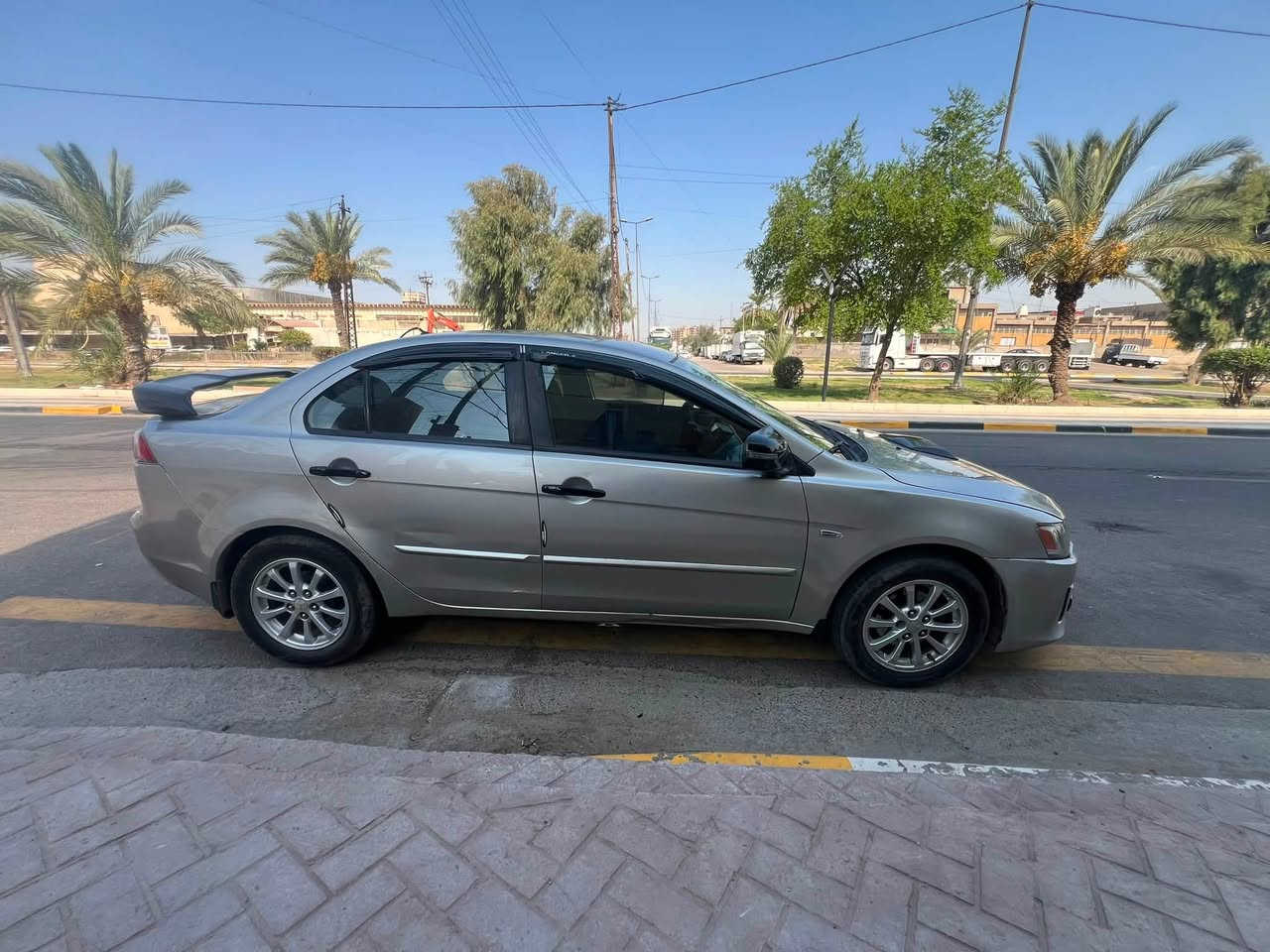 سلام عليكم لانسر قرش ٢٠١٦ خليجي
مكينه 2000 المرغوب 

كير مكينه تبريد بحاله جيده 

السياره بيهه قطعتين  صبغ باب وقبق جنطه 

رقم بغداد دولي ب اسمي   شاشه كامره سياره جاهزه 

السعر ١٠٥  وبيهه مجال للشراي 

***********
