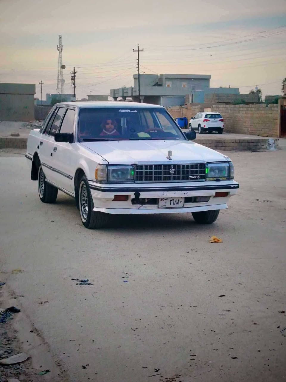 للبيع او مراوس 
سوبر ٨٥
محرك وكير اصلي محرك معمر جديد 
سياره نضيفه بس الداخل يعوزو دوشمه 
ورقم صدامي 
سعر 43
***********

نص مكتوب في الصور:
- A iktober PROJECT