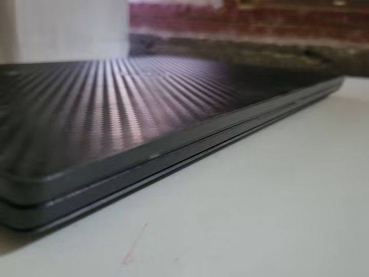 لگطة متتفوت
السلام عليكم ورحمة الله وبركاته،

نوع الجهاز: Dell latitude

 مواصفات الجهاز 
المعالج: core i5-8u 
الرام: 32 G
الذاكرة: 512g
كرت الشاشة: 16g انتل uhd مدمج
حجم الشاشة: 14
دقة الشاشة: 2k
بل اضافه الى مبرد 6 سرع مجاني وي الجهاز
وسائل الحماية: بصمة اصبع، بصمة وجه...

المنافذ: USP, HDMI ,  مدخل بطاقات الدفع و البطاقات البيومترية....

الاستخدام: أمن سيبراني، مناسبة للبرمجة و بناء الأنظمة و المشاريع و الأعمال المكتبية على حد سواء و بعض الالعاب البسيطة، البطارية تدوم لأقل من 3 ساعات في الاستخدام المتواصل 

السعر:275 الف، 
متوفر توصيل داخل بغداد.

للتواصل السريع على الرقم الآتي: ***********
متوفر واتساب
