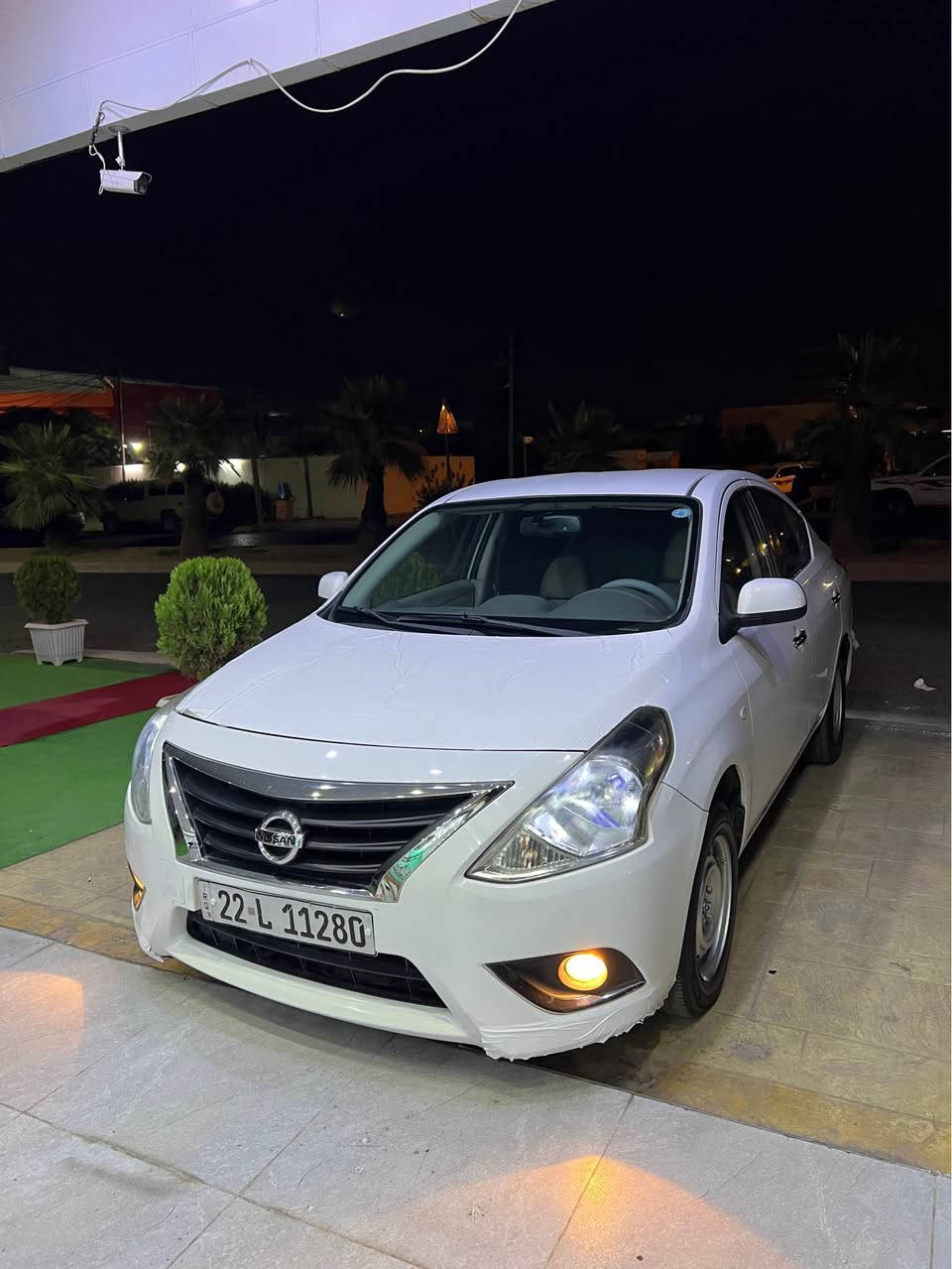 نیسان سەنی ٢٠١٩ 

سندوق و نیو چاملغ نیو دەرگا 
سبوغە بێ داخیلی
سەنەوی نوێیە تا ٢٠٣٠ بە ناوی خۆمە
تازە ڕونی گۆڕاوە ٤ تایەی نوێشی لەسەرە
سەیارەکە بێ مەسروفە 
نرخیشی ٩٥ وەرەقە و مەجالێکی برایانە
رەقەم *********** أربيل, العراق

