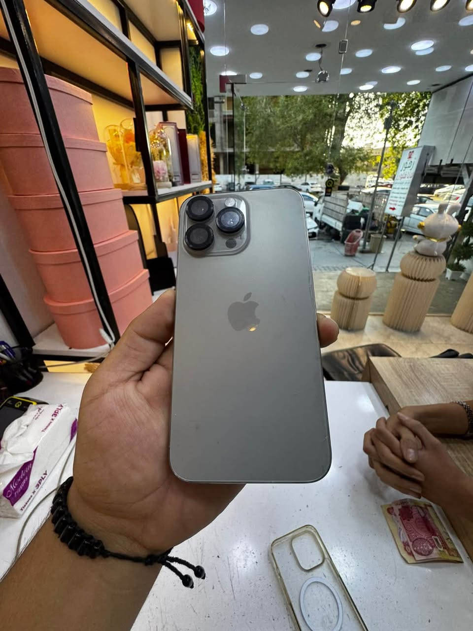 من رخصة البيج
ايفون 15 برو ماكس ذ256 بطاريه مبدله تقره 92 تليفون كلش نضيف ممبدل بس بطاريه وبي فطر صغير بل ضهر ميبين اله واحد يركز بي  رايده ب650 للتواصل واتساب فقط ***********
