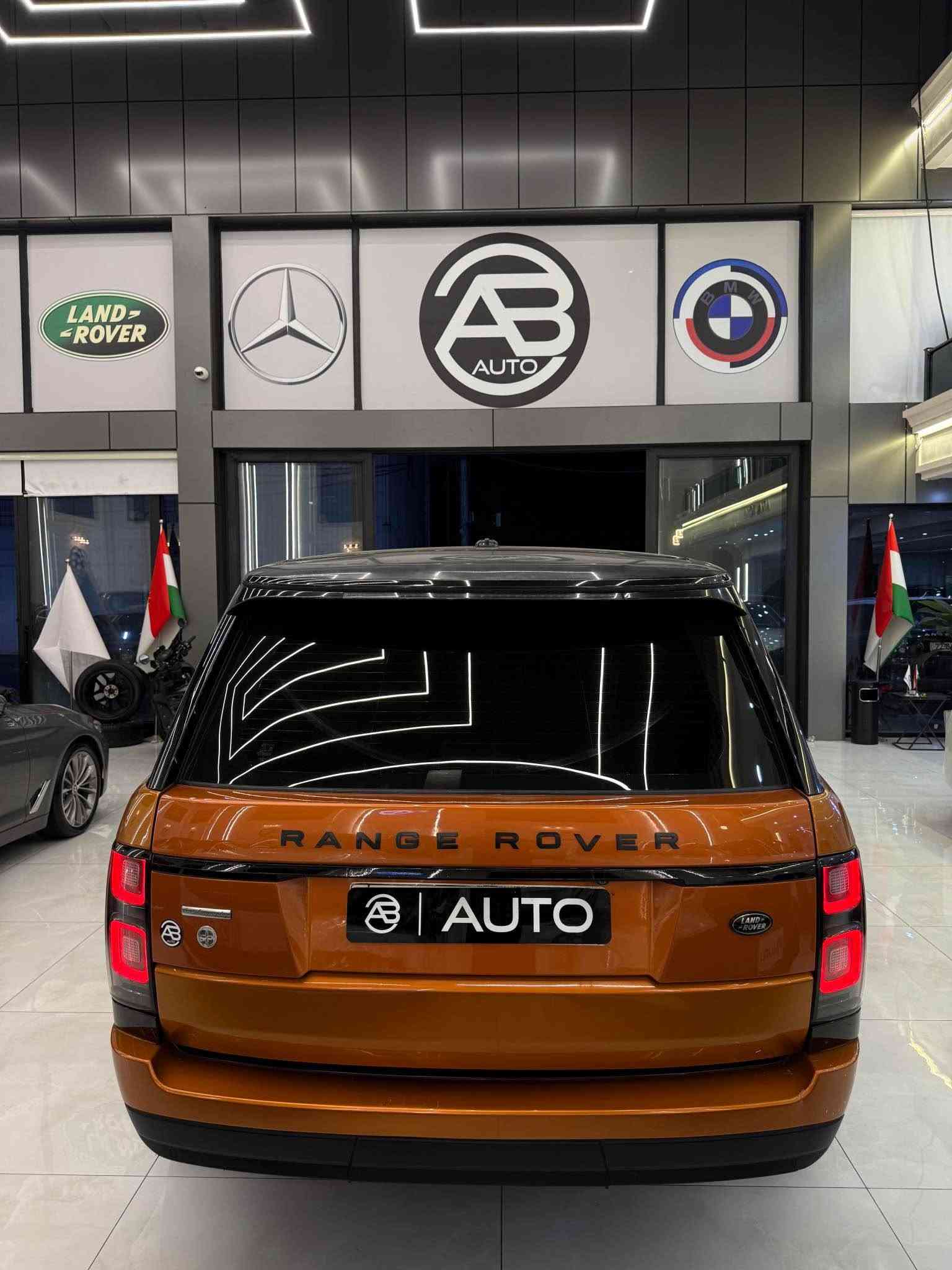 RANGE ROVER VOGUE

2014        
شريكه سردار 
V8 SUPERCHARGED |

5.0

510 HP |

FULL OPTION

فخامة بريطانية  

2014 موديل

محرک 5.0 V8

Supercharged

بيها كم قطعه كلير 

قوة 510 حصان

قير أوتوماتیک 8 سرعات

4WD دفع رباعي

تعليق هوائي إلكتروني

Terrain Response

فتحة سقف بانورامية *

داخلية جلد فاخرة

مقاعد كهربائية + ذاكرة

تدفئة المقاعد

دركسون متعدد الوظائف

شاشة وسطية

كاميرا خلفية

حساسات أمامية وخلفية

مثبت سرعة

Xenon + LED إضاءة

Meridian نظام صوت

دخول وتشغيل بدون مفتاح

مرايات كهربائية ومدفأة
Black Edition جنوط

***********☎️ أربيل, العراق
