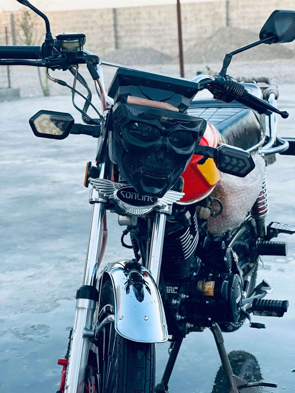 🏍️ دراجة سونليك 2025 - منفيس موجود
المواصفات:
✔️ الموديل: 2025
✔️ الحالة: منفيس وكالة نضيف حيل بعده بالحافظة
✔️ اللون: احمر / اصفر مميز
✔️ المحرك:200cc قوي واقتصادي

السعر: 750 ألف دينار عراقي
العنوان: الحويجة - تل علي
رقم الهاتف: ***********

#الحويجة #تل_علي #كركوك #سونليك #دراجات_للبيع #سونليك_2025

نص مكتوب في الصور:
- سونليك 2025 متوفر الآن السعر 750 ألف دينار عراقي • كفالة 6 أشهر العنوان: الحويجة - تل علي للاستفسار: *********** محرك قوي 150cc هيكل متين ومصمم للخدمة الشاقة نظام تعليق عالي الأداء جودة عالية • ضمان • توصيل متاح داخل الحويجة
