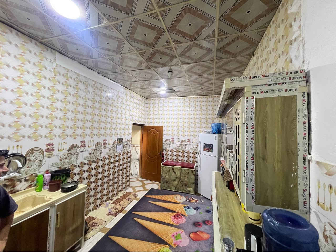 دار سكن للبيع 🏠 
#المساحة :: ٢٠٠ متر ركن 
#السعر :: ٩٠مليون وبي مجال بسيط 
طابو صرف زراعي المالك عراقي 🇮🇶
#البناء_حديث_جاهز_للسكن 💯
شط لعرب الجزيرة اليوبه قرب المدرسه 
#الخدمات :: ماء كهرباء مدارس سناتر 
منطقة سكنية والبناء فيها منظم وحديث
#طابق الثاني بي مطبخ وصحيت وغرف ٢ 
#المحتويات ::  وصحيات خارجية 
وأستقبال وصالة ومطبخ  وصالة معزولة
وموزع غرف وغرف ٤ منام وصحيات داخلية ومنور 
#خارطة_مميزة_وسعر_مناسب
……….
#للأستفسار :: ***********
مكتب عقارت المهندس البصرة, العراق
