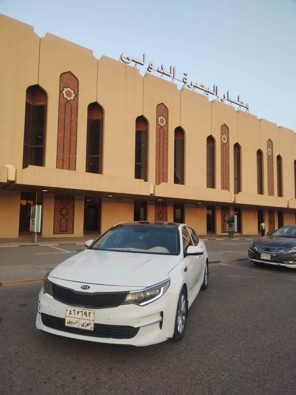 سلام عليكم اوبتما مديل ١٨ خليجي فول مواصفات بنراما محرك ٢٤٠٠ دوش حادثها ربع جاملغ والبنيد السعر ١٤٠  مكان البصره  اتصال ***********
