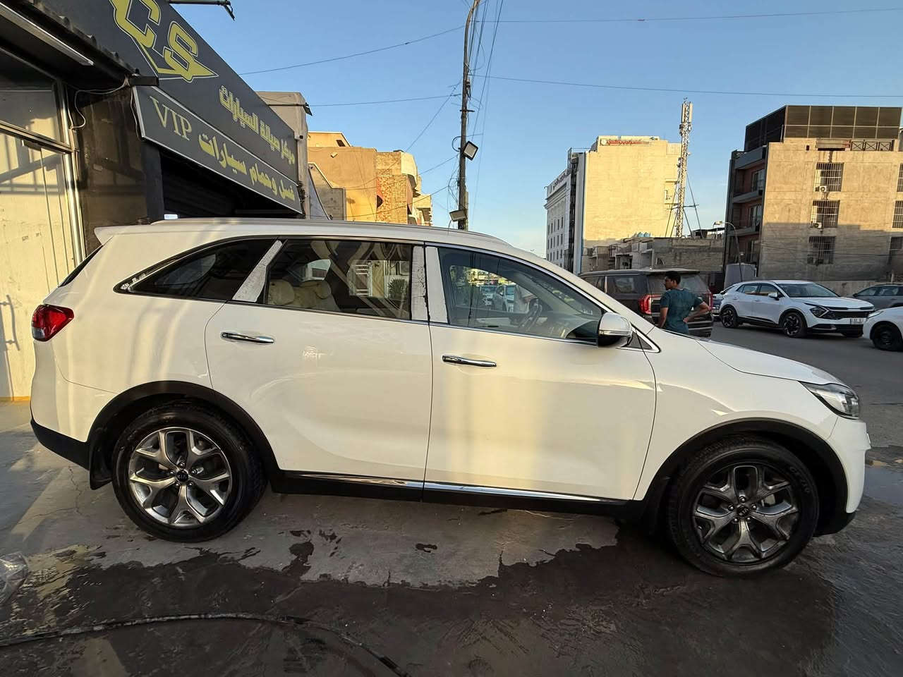 سورنتو خليجي 2018 رقم بغداد
محرك 6
سبعة راكب
بيها حادث كما موضح بل الصور ومشتغليها درجة اولى 
سيارة حيل نظيفة
سعر السيارة 190 
***********
