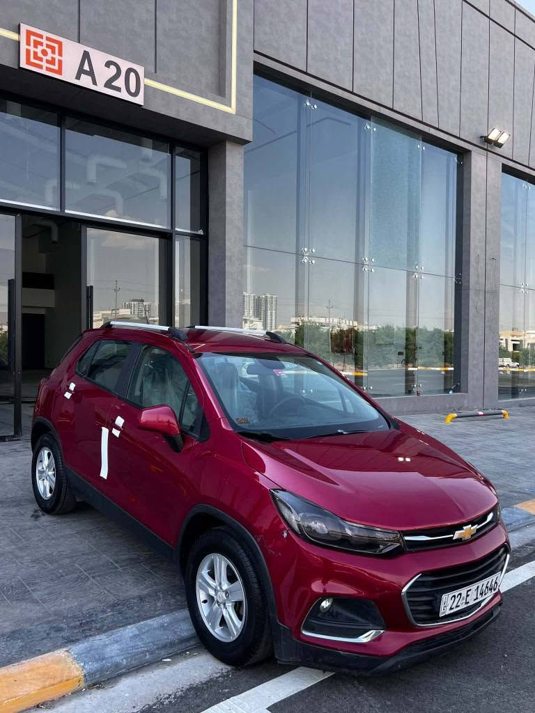 جۆر: شۆفرلێت تراکس (Chevrolet Trax)
​مۆدێل: 2018
​مواستفات: LT (فۆڵ مواسەفات)
​دۆخی بۆیاخ: کلین تایتڵ، بێ بۆیاخ
​مەکینە و گێڕ: بەشەرت، نەکراوەتەوە
​شوێن: هەولێر
​نرخ و پەیوەندی:
​نرخ: 83 وەرەقە ($8,300) - کەمێک مەجالی تێدایە
​ژمارەی پەیوەندی (واتساپ): *********** أربيل, العراق
