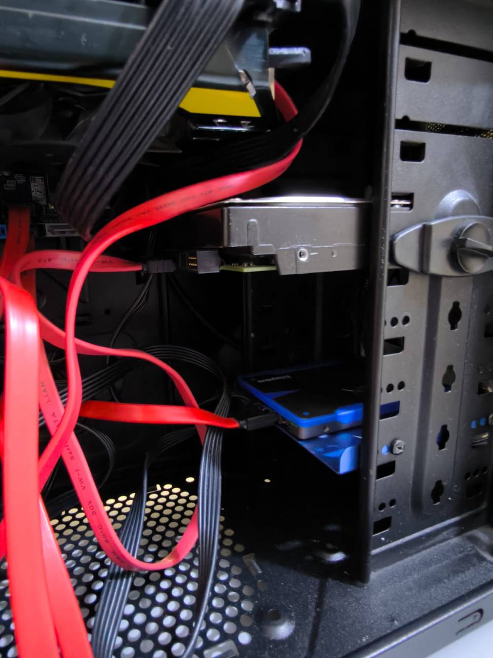 كيس كولر ماستر • i7 جيل٣ • GTX 680