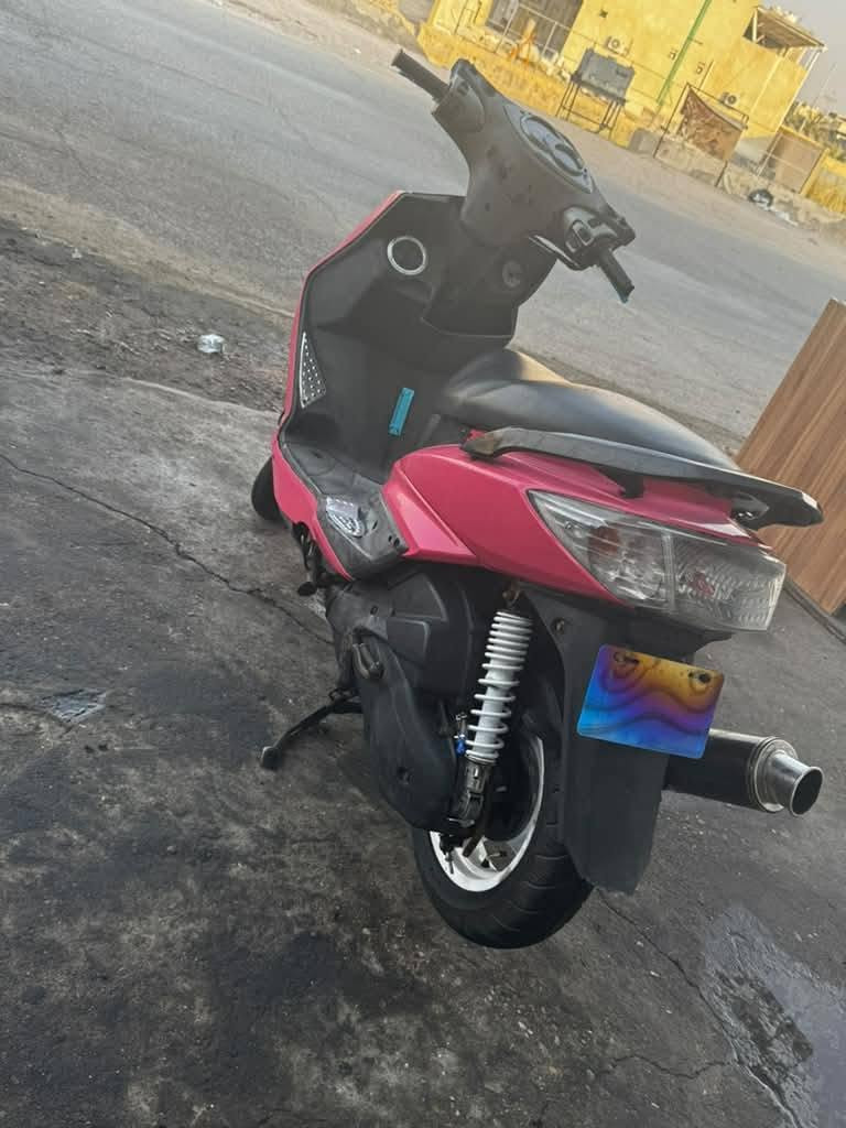 للبيع سكنس فحل كابريتر كفالة عامة
محرك برقي ما مفتوح كهربأيات كامله
كفرات ختم واحد ويه المحرك
السعر 1150 مليون و 150  مكاني ابي الخصيب باب سليمان رقمي ***********
