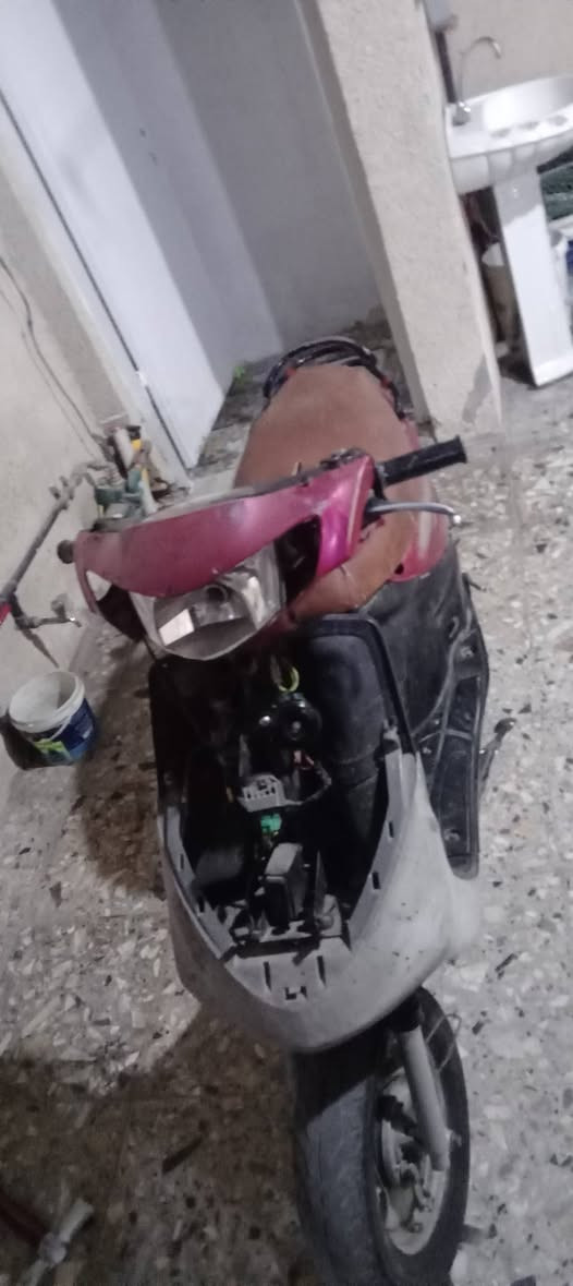 سلام عليكم دراجه ماكس قجمه للبيع السعر 200او بيهه مجال الدراجه شغاله او ابيعهه على وضعهه اذا اتفيدك راسلني ما اتفيدك لا اتراسل المكان بغداد مدينة الصدر ***********واتساب
