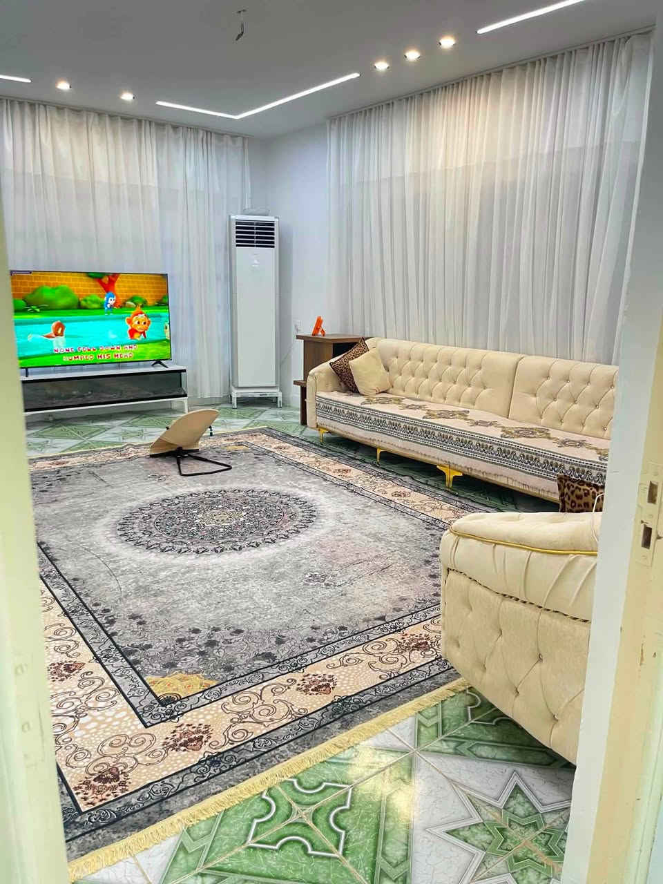 🏡 بيت للبيع في خانقين – منطقة بانميل
 المساحة: 200 متر 
 السعر:٣٥مليون  دينار (قابل للتفاوض حسب الاتفاق)
تفاصيل البيت والمواصفات:
 🛏 غرف النوم: 2
 🛋 الاستقبال: صالة استقبال واسعة
 🍳 المطبخ: متوفر
 🚽 الخدمات: صحيات متكاملة
 🪜 الملحقات: بيتونة
 🌳 المساحات الخارجية: حوش وحديقة
📞 للتواصل والاستفسار: ⁠***********⁠
هل تريد مني إضافة أي تفاصيل أخرى للطلب (مثل حالة البناء، نوع الملكية/الطابو، أو إمكانية البدل)
