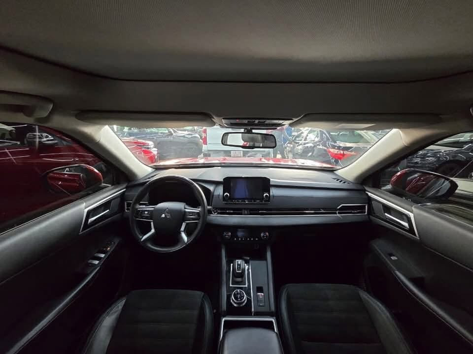 نوع مسيوبشي اوتلندر 
مديل 2024
المشى 54الف كيلو
وارد خليجي 
صبغ بونيد وباب خلفي شويه منه
سياره فول مواصفات كلشي موجود بيها سبعه راكب 
الاتصال او وتس اب 
***********
***********
السياره بدون رقم تترقم شمالي فقط 
السعر 165$
