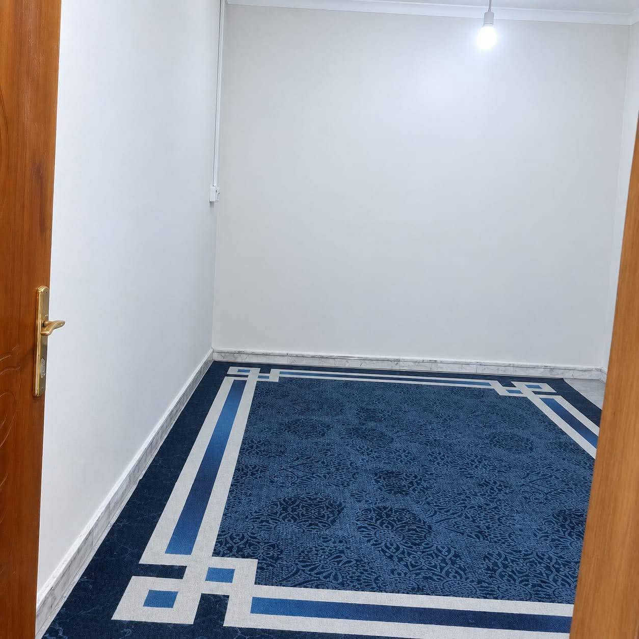 بيت مساحة 250م بسعر 35 مليون مع كافة الخدمات
وقرب مركز المدينه
بيت للبيع في حي الجوادين شارع النفط
البيت مساحه 250 متر بناء بلوك كلر والسقف سندويج مغلف اوزكام عازل وطبقه تراب عازل من الصوت البيت 🛑  زراعي مرقم من البلديه 🛑
يحتوي غرفتين 5*4 وصاله 7*4 ومطبخ 4*4 وصحيات داخليه وطارمه كلش جبيره
موقع شارع النفط شارع بيت درجال

للعرض او الاستفسار عن هذا العقار
اوعن اس عقار اخر في منطقة حي الجوادين شارع النفط ***********
