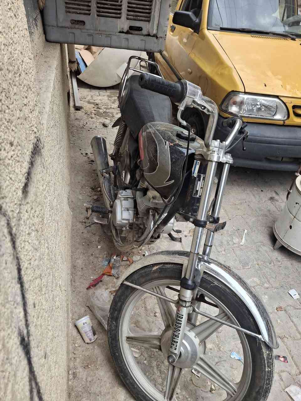 سلام عليكم دراجه ايراني اربعه كير لا تنقيص ولا تبخير دراجه عل بلاد سعر دراجع 300وبيهي مجال الطيبين مكاني بغداد الشعله دراجه كفاله عامه من الصرقه ومن العشاير اكفلك كلشي واني خادم رقم الهاتف***********
