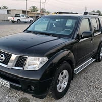 نيسان باثفايندر • سيارة
