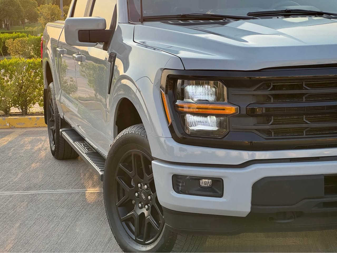 ‎کوردی / عربی 

‎بسم الله الرحمن الرحيم
FORD F150 STX 4x4 2024 2.7
تەنها فرۆشتن
ماشەڵا سەیارەیەکی تابڵێی تازەو جوان
سەنەوی تازەیە تا ٢٠٣١ و بە ناوی خۆمەوەیە 
  کتابی جام ڕەشی %80 بە %80 بۆ کراوە
١٠ مانگی ماوە ، هەرزە و بەڕاد و هەمووی تازەیە
مەکینە ٦ پستۆن ٢.٧ تۆڕبۆ هێزی٣٢٥ ئەسپ
دۆسە و سەربۆدی و ناوبۆدی و گاعی قاڵبی تیایە 
بۆدی کورت و دەرگا گەورە مەرغوب
٤ تایە و ویلی بیلادی لە ژێرایە 
تەنها ١٨ هەزار میل ڕۆشتوە 

نرخ 💵 (( 355 )) 💵گەڵا و معامەلە 

مواسەفات : 
گێڕ عەرز و کۆنسول شاشە گەورەو گێچ ئەلکترۆنی 
دەبڵ ئەکسل و مۆدەکانی لێخوڕین و پێشو دوا هۆک
لایتەکانی پێش و  دوا کامل لیدەو پلاجکتۆرە  
کوشن قوماش و هیتەر و کونسوڵی نانخواردن 
ئۆتۆ هۆڵد و ئۆتۆ ستارت و ستۆپ و ئێمرجێنسی برێک
ڕاداری خەتی جادە و ڕاداری دیاری کردنی خێرایی
کامێرە و حاسە و زۆر مواسەفاتی تر…

رەقەم شاصی : 1FTEW2LP7RKD65771

بۆنیت و چەمەلغ بۆیاخە بێ ناو گرتن بە شەرت
ئێرباگ تەقیوە وەک شەریکە دانراوەتەوە و سیستەم کراوە 

گێڕو مەکینە و تەبرید و ئەکسل و غەرامە بە شەرت✅

📍شوێن : سلێمانی  

***********☎️
ڤایبەر و واتسئاپی لەسەرە
—————————————-
للبيع فقط 
فورد F150 STX 2024 4x4 
ماشاءالله سيارة راقية و عمليه و جديدة 
سنوي جديد ٢٠٣١ و باسمي تحويل مباشر 
بيها كتاب تضليل ٨٠٪ =٨٠٪ و بقی ١٠ شهر
فحص هزە و براد جديد باجر حول باسمك
محرك ٦ سلندر ٢.٧ و قوة ٣٢٥ حصان مرغوب 
علية گير طيارة و كفر داخل بدي و و فوك بدي
بدي قصير و باب طويل مرغوب ✅
٤ تاير و ويل بلادي جديد
ماشي ١٨ الف ميل 

سعر 💵(( ٣٥٥ )) 💵ورقة و بيها مجال 

مواصفات: 
گير طيارة و كونسول و شاشة كبير و كيج إلكتروني 
فور ويل و  نظام قيادة و بيها هوك امامي و خلفي 
لايت امامي و خلفي كامل LED و بروجكتر 
كشن قماش و تدفئة و كونسول ميز طعام 
اوتو هولد و اوتو ستارت و ستوب امرجنسي بريك
رادار تحديد مسار و ستيرن فوليوم و تحديد سرعة 
كاميرا و حساس و بعد هواي مواصفات….

رقم شاصي: 1FTEW2LP7RKD65771

بيها بنيد و جملغ صبغ بدون دواخل 
ارباك طاك و راجع نفس بلادي ضمان 

گير و محرك و تبريد و تحويل و اكسل كل بشرط ✅

📍مكان : سليمانيه 

***********☎️
فايبر و واتساب موجود السليمانية, العراق
