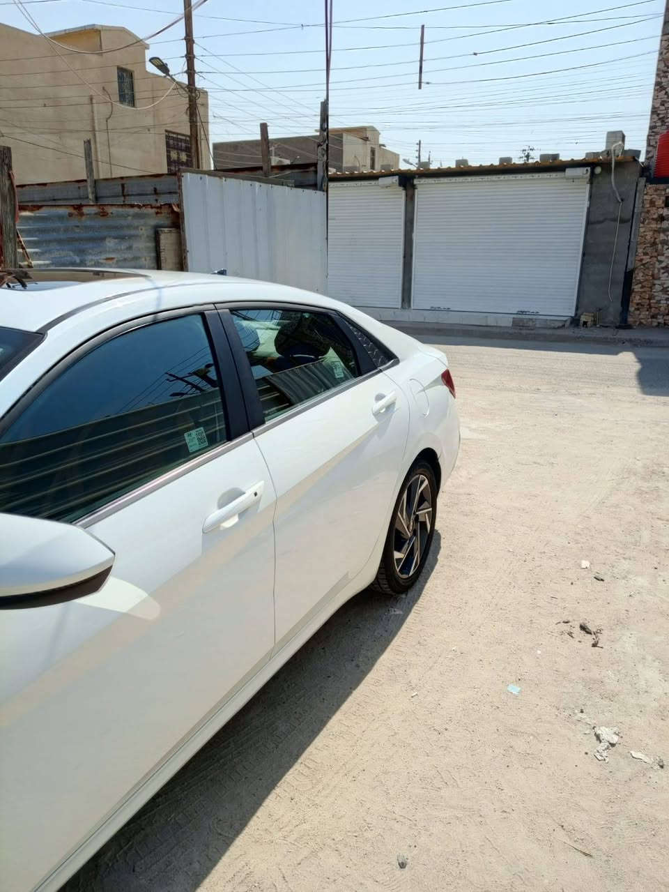 انتره 25 وارد أمريكا، خالية من الضرر أو الحوادث. دوسة قَد شبر بيها بارد. السعر: 165 (قابل للتفاوض مع المشتري الجاد). السيارة كاملة المواصفات وجميلة جداً.
للتواصل: *********** البصرة, العراق
