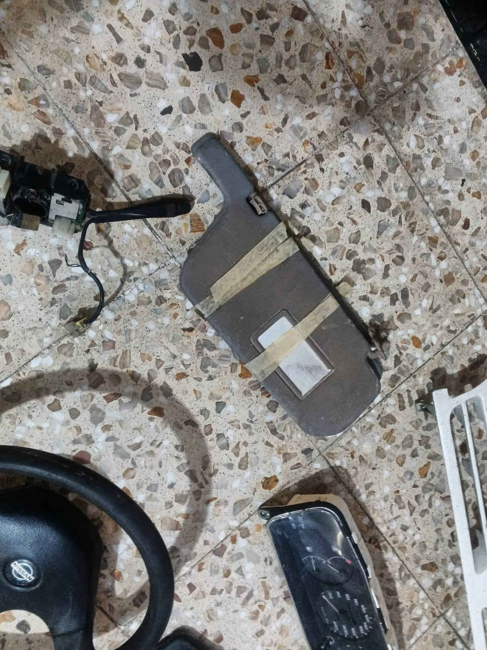 نيسان بريميرا • قطع غيار • نظيفة