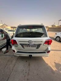 لاندكروزر • ٢٠٢٠ • ٢٠١٨