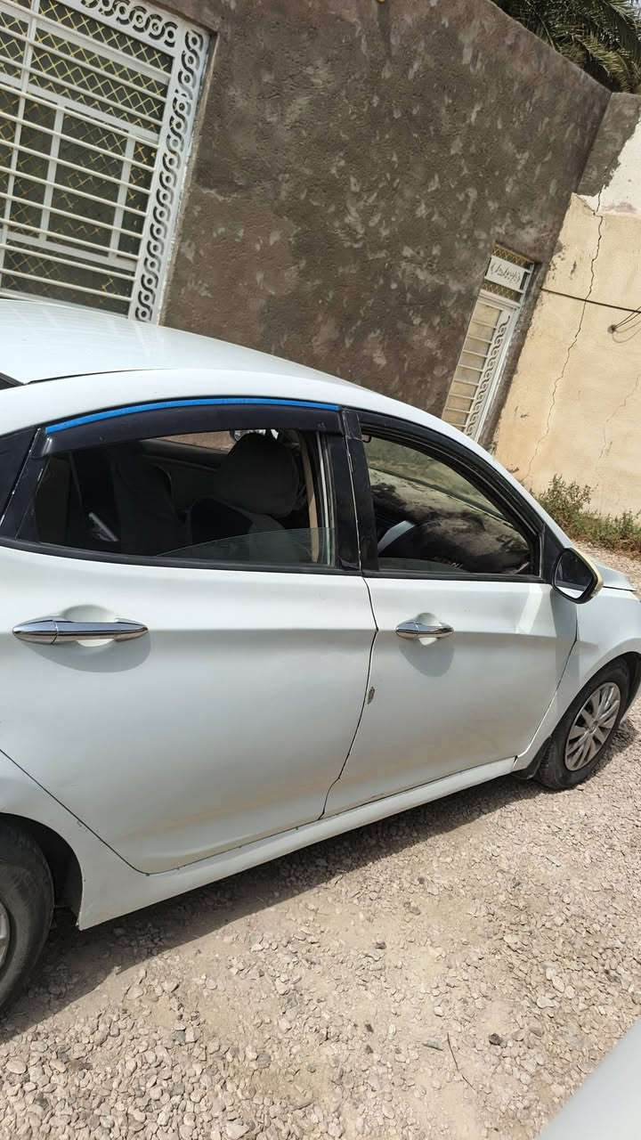اكسنت خليجي 1600 بيها حزام داير صبغ تريد تحويل تريد وكاله السعر 75 وبيها مجال....***********.
مكانها نجف
