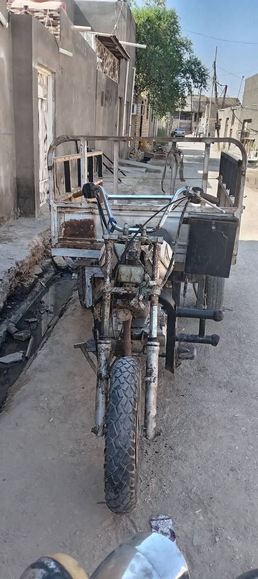 سلام عليكم ستوته اللبيع الحيم موضح بل صوره بس هاي الباقي كفاله الشاصي موديل 8سنويه ورقم اسود اكسن كبس بلادي 8محرك يرادله تنضيف مكاني سماوه ***********
