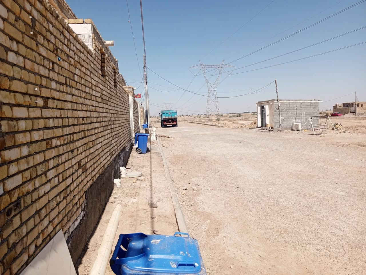 بسعر مناسب / دار للبيع مساحة 170 م طابو زراعي 25 حي الأمين مجاور القصور في طريق بغداد تابع الى الجمعية التعاونية مقابل ساحة البيت بناء 2024 شهر 8 مسلح درجة اولى كهرباء ماء مجاري ارضيات سراميك البيت امامه ساحة موجه للبيع او مراوس المنطقة هدوء متوفر في الحي مدرسة ابتدائية و مستوصف صحي ومدرسة ثانوية ضمن المشروع مضمونه قانونيآ الجمعية التعاونية طوبت حي عواشة وحي المعلمين القديم والجمعيات ومغربة وهسه جاي يطوبون حي الأمين مقاطعة 13/7 مجاور قطع اراضي الشهداء والجرحى .

#صاحب البيت واتساب ‏‪***********
=≠==≠=================================
اي اعلان راسلونه خاص
