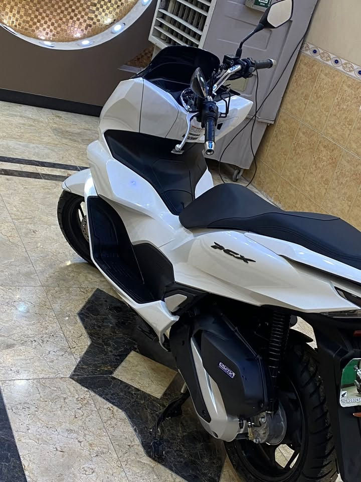 سلام عليكم. هوندا pcx الجيل الرابع
2023ام العلايم السود (ياباني اصلي )
حساس ازدحام 
حساس استان. كهربائي 
النضافه 100‎%‎100
بصمه عدد 2 مفتاح طوارءى 2
ممشى 10 الف قابل لزياده 
الدراجه مكفوله كفاله عامه من كلشي ماخذه زيرو 
العنوان  بغداد مدينه الصدر شارع الداخل 
للاستفسار.  ***********
ملاحضه غير متواجد على الفيس
