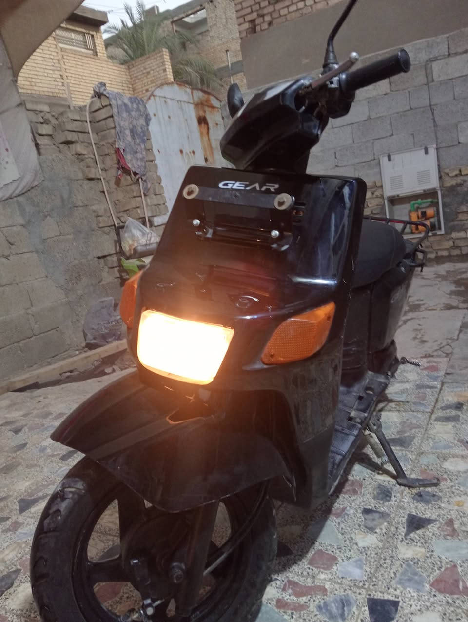 دراجه بيكم فول نضافة نكرة سلف نص هندر تشتغل كهربائياتها كلها شغالة لايت عال وناصي واشاير مكاني سبع قصور شارع ابوعلي *********** السعر 350 وبيها مجال بسيط
