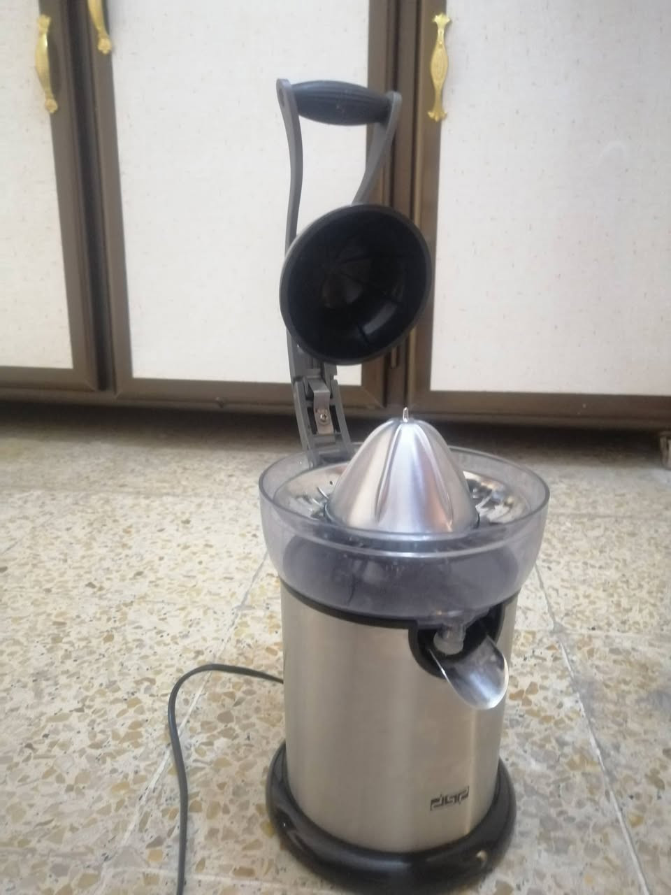 عصاره الحمضيات DSP
ماطورقوي 130 واط جسم ستانلس ستيل أنيق ومتين
مثاليه البرتقال والليمون والجري فروت عصير طازج
سعر 45 وبيها مجال

***********
