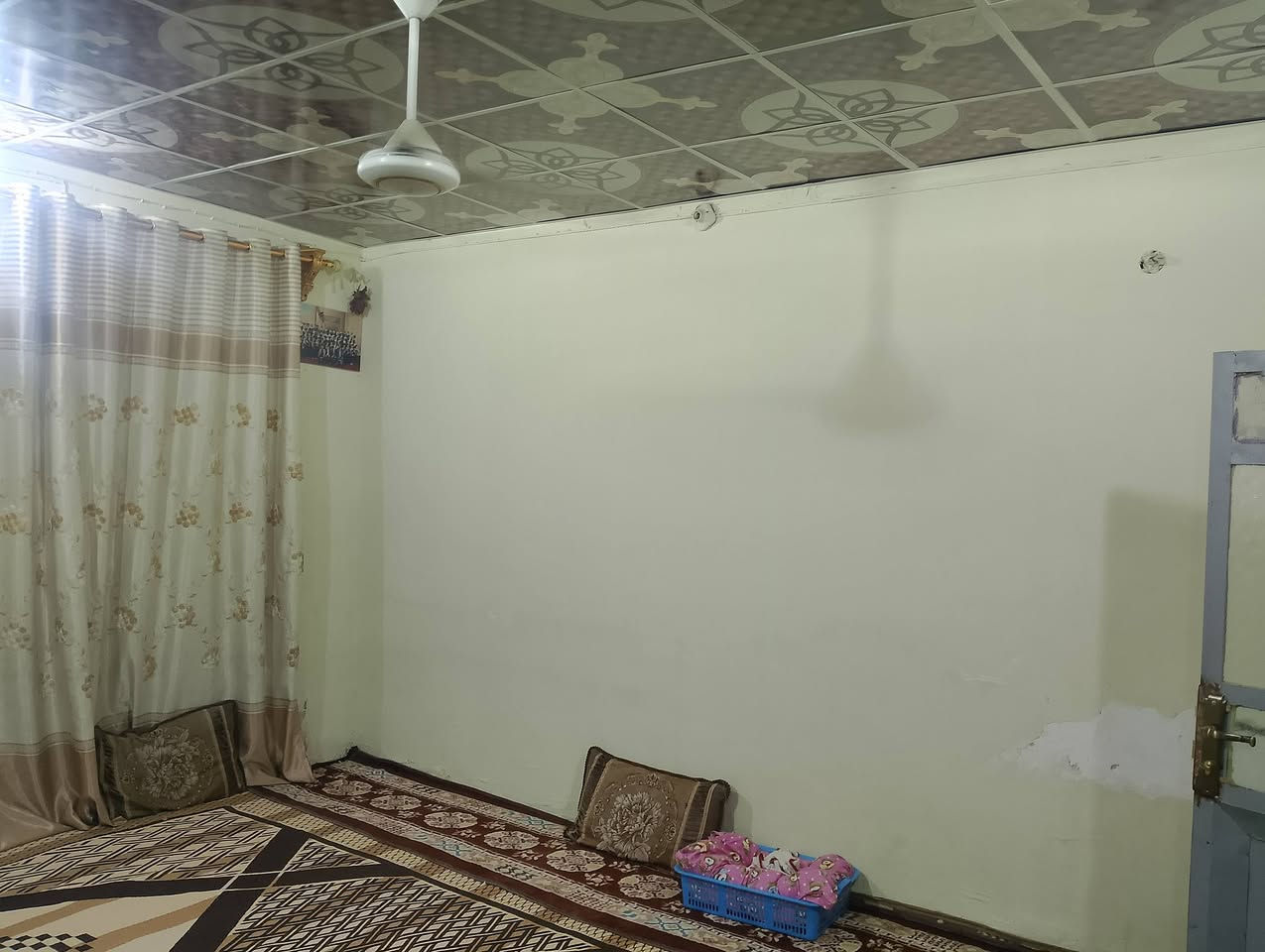سلام عليكم بيت للبيع مساحه 100 وا عرصه 100 بيت تجاوز على شارع كربلاء عمود 28 خلف اكريت مول السعر 8وبي مجال خط وطني او مولده ماعايز كلشي سستم كامرات الاتصال ***********
