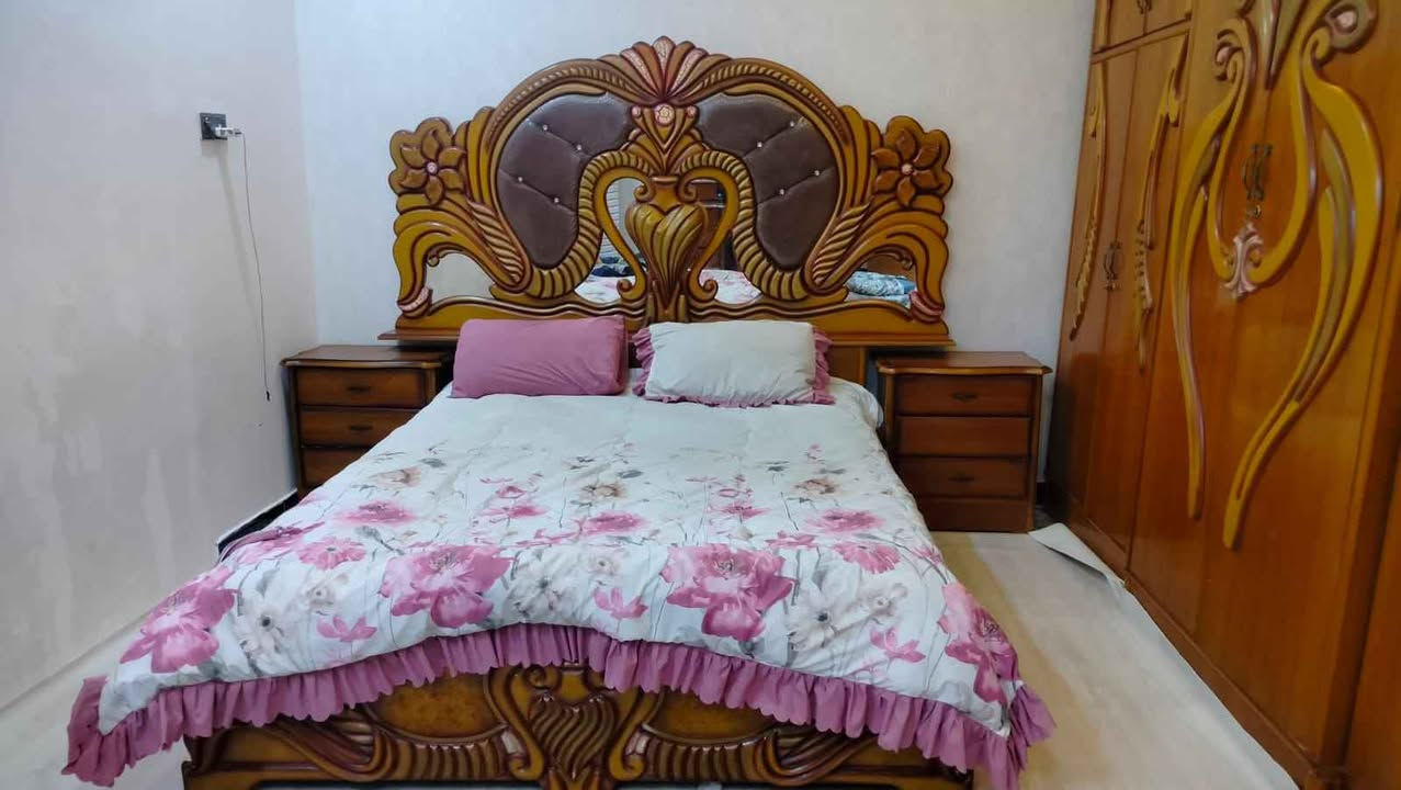 غرفه نوم طابقين 6 بوب شغل بغداد نظافه 90٪  
كنتور 6 باب طابقين 
ميز مرايه 
سرير 
ميز تواليت
كومدي جرار عدد 2 
السعر 850 الف وبيه مجال 
بدون مندر السرير
*********** الزبير, البصرة
