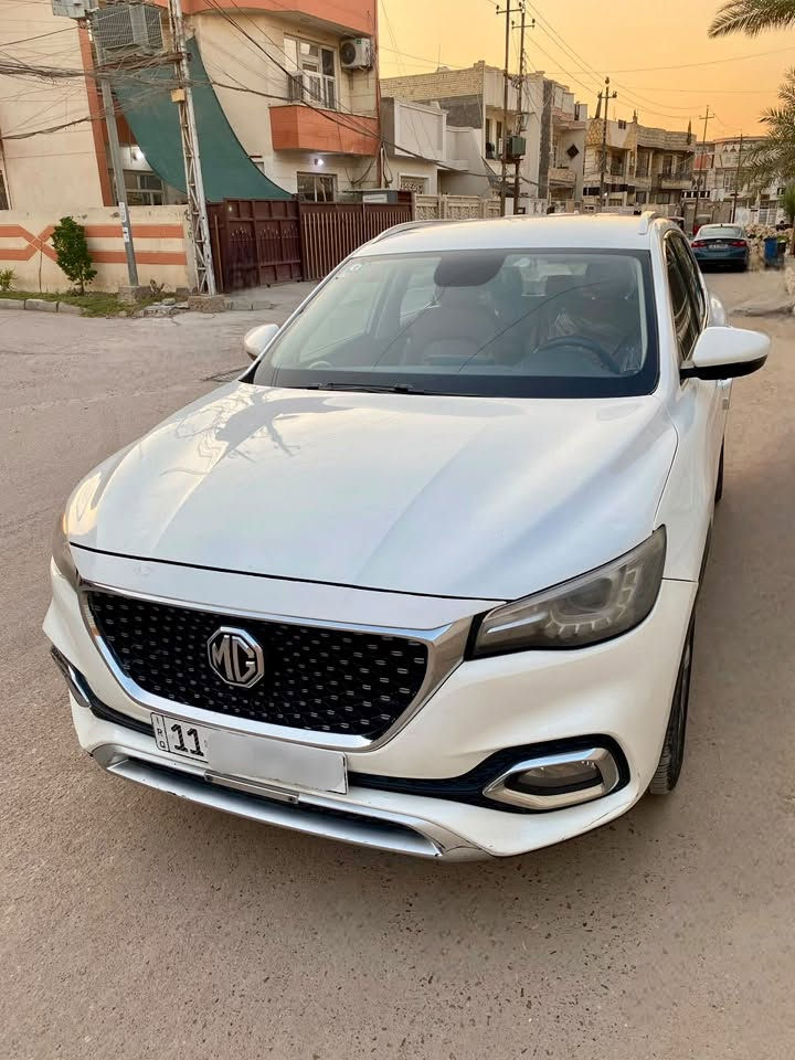 للبيع  MG HS موديل  2020  الفئه الأعلى بحاله ممتازه كير محرك تبريد كهربائيات ممتازه السياره  استلام شركه بيهه ضربه خفيفه ربع من الباب الاماميه الي بصف السائق وصبغنه الباب كلها تطابق لون  وعندي الصور قبل الصبغ  وبعده وبيها ضربه خفيفه بالجنطه مصلحها على البارد بدون اي دواخل ماشيه 100 السياره باسمي سنويه 31 جديده رقم انكليزي بغداد 
جديد تحويل مباشر 
بيها كم شخط بسيطات السياره نظيفه وجاهزه من كلشي
محرك  2000  تيربو 
بانزين عادي ويه التبريد ماكو  اي دوانز
بطاريه جديده 
اطارات جديده 
بصمة تشغيل 
بصمة ابواب
شاشه اعطال
شاشه  كار بلي
اوتو هولد
هاند بريك بصمه 
كرسي كهرباء
تبريد قطعتين
مري كهرباء 
هيتر بالمري 
كراسي تدفئه 
وضعيات قياده 
كامره خلفيه 
السعر 113 ورقه وبيها مجال 
مكان بغداد الدوره 
رقم ***********
